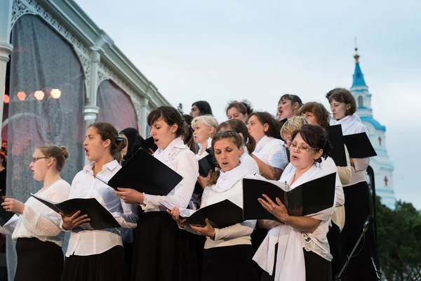 Odkryty festiwalu prawosławny śpiew — Zdjęcie stockowe