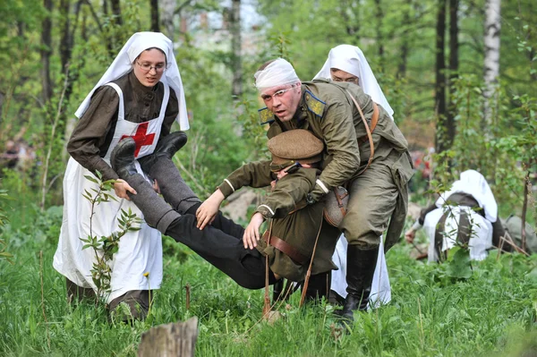 Женщина в медсестринской форме русской армии во время Первого Мира — стоковое фото