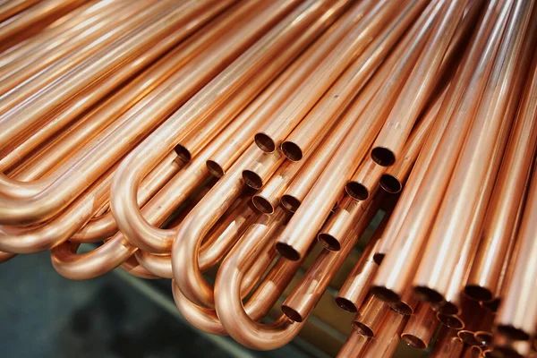 Armazém Tubos Cobre Metálicos Longos Para Montagem Radiadores Aquecimento Tipo — Fotografia de Stock