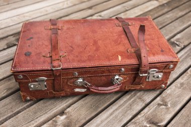 Eski yıpranmış vintage kahverengi deri çanta