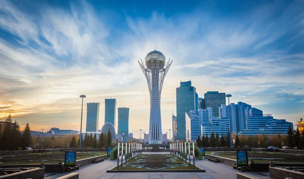 Baiterek e arquitetura de Astana, Cazaquistão — Fotografia de Stock