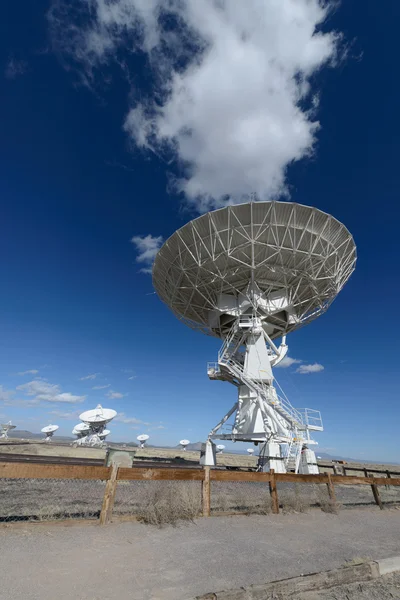 Huge antenna dish at Very Large Array — Stock Photo, Image