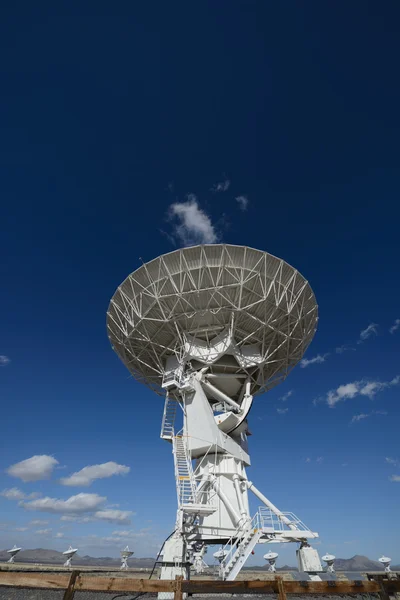 Huge antenna dish at Very Large Array — Stock Photo, Image