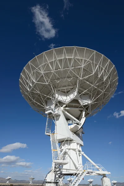 Huge antenna dish at Very Large Array — Stock Photo, Image