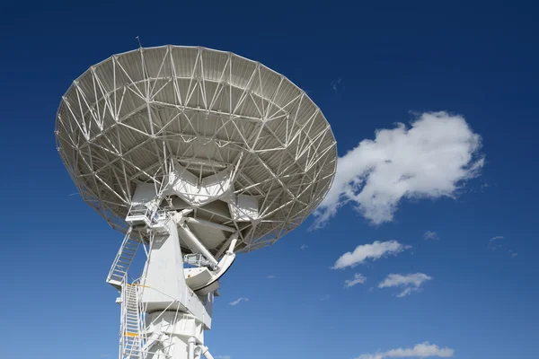 Huge antenna dish at Very Large Array — Stock Photo, Image