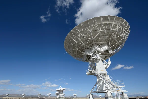 Huge antenna dish at Very Large Array — Stock Photo, Image