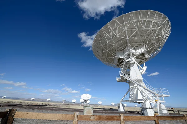 Huge antenna dish at Very Large Array — Stock Photo, Image