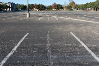 boş büyük araba park yeri