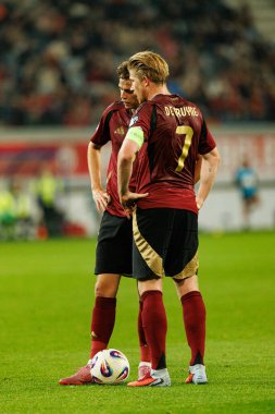 Maxim De Duyper ve Kevin De Bruyne, Belçika ve Kuzey Makedonya milli takımları arasında oynanan 2026 Dünya Kupası Avrupa ön eleme maçında görüldüler (Maciej Rogowski / Ball Raw Images)