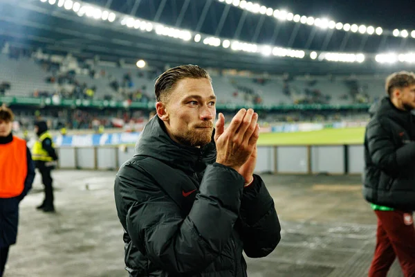 Matty Cash, 2026 Dünya Kupası 'nda Litvanya ve Polonya milli takımları arasında oynanan Avrupa Ön eleme maçında görüldü (Maciej Rogowski / Ball Raw Images)