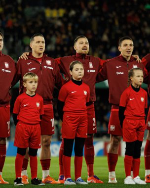 Piotr Zielinski, Matty Cash ve Bartosz Slisz, 2026 Dünya Kupası 'nda Litvanya ve Polonya milli takımları arasında oynanan Avrupa eleme maçında görüldü (Maciej Rogowski / Ball Raw Images)