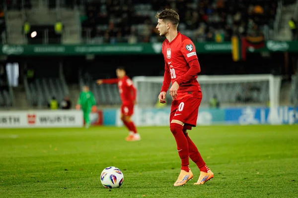 Sebastian Szymanski, 2026 Dünya Kupası Avrupa ön eleme maçında Litvanya ve Polonya milli takımları arasında görüldü (Maciej Rogowski / Ball Raw Images)