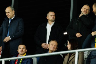 Donald Tusk ve Inga Ruginiene, 2026 Dünya Kupası 'nda Litvanya ve Polonya milli takımları arasında oynanan Avrupa ön eleme maçında görüldü (Maciej Rogowski / Ball Raw Images)