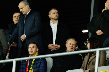 Donald Tusk ve Inga Ruginiene, 2026 Dünya Kupası 'nda Litvanya ve Polonya milli takımları arasında oynanan Avrupa ön eleme maçında görüldü (Maciej Rogowski / Ball Raw Images)