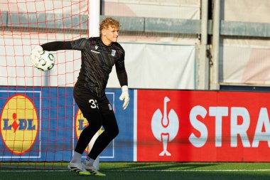 Mateusz Pruchniewski, UEFA Konferans Ligi maçından önce Lech Poznan 'ın Lincoln Red Imps (Maciej Rogowski / Ball Raw Images)