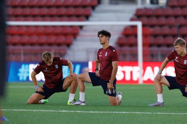 Michal Gurgul ve Kamil Jakobczyk, UEFA Konferans Ligi öncesinde Lincoln Red Imps (Maciej Rogowski / Ball Raw Images) maçında Lech Poznan 'ın resmi basın toplantısı ve eğitiminde görüldü.)