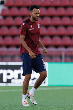 Alex Douglas, Lincoln Red Imps (Maciej Rogowski / Ball Raw Images) ile oynanan UEFA Konferans Ligi maçından önce Lech Poznan 'ın resmi basın toplantısı ve eğitimi sırasında görüldü.)