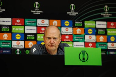 Niels Frederiksen, UEFA Konferans Ligi öncesinde Lincoln Red Imps (Maciej Rogowski / Ball Raw Images) maçında Lech Poznan 'ın resmi basın toplantısı ve antrenmanı sırasında görüldü.)