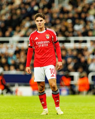 Georgiy Sudakov, Newcastle United ve SL Benfica (Maciej Rogowski / Ball Raw Images) arasında Şampiyonlar Ligi faz maçında görüldü)