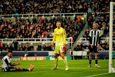 Anatoliy Trubin, Newcastle United FC ve SL Benfica (Maciej Rogowski / Ball Raw Images) arasında Şampiyonlar Ligi faz oyunu sırasında görüldü)