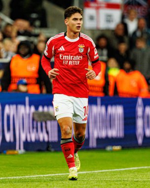 Georgiy Sudakov, Newcastle United ve SL Benfica (Maciej Rogowski / Ball Raw Images) arasında Şampiyonlar Ligi faz maçında görüldü)