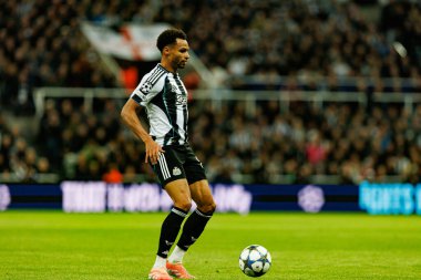 Jacob Murphy, Newcastle United FC ve SL Benfica (Maciej Rogowski / Ball Raw Images) arasındaki Şampiyonlar Ligi faz maçında görüldü.)