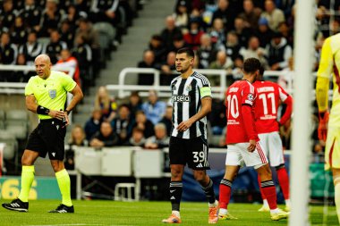 Bruno Guimaraes, Newcastle United FC ve SL Benfica (Maciej Rogowski / Ball Raw Images) arasında Şampiyonlar Ligi faz oyunu sırasında görüldü.)