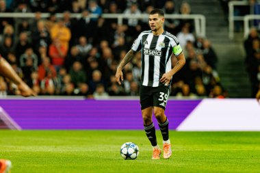 Bruno Guimaraes, Newcastle United FC ve SL Benfica (Maciej Rogowski / Ball Raw Images) arasında Şampiyonlar Ligi faz oyunu sırasında görüldü.)