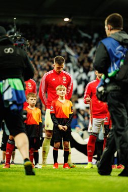 Anatoliy Trubin, Newcastle United FC ve SL Benfica (Maciej Rogowski / Ball Raw Images) arasında Şampiyonlar Ligi faz oyunu sırasında görüldü)