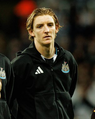 Anthony Gordon, Newcastle United FC ve SL Benfica (Maciej Rogowski / Ball Raw Images) arasındaki Şampiyonlar Ligi faz maçında görüldü.)