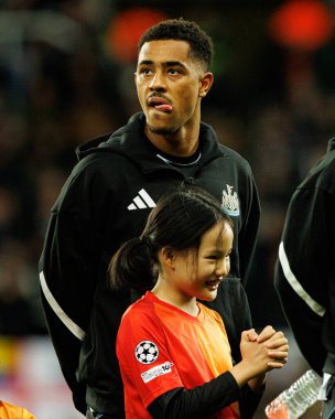 Jacob Ramsey, Newcastle United FC ve SL Benfica (Maciej Rogowski / Ball Raw Images) arasındaki Şampiyonlar Ligi faz maçında görüldü.)