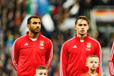Vangelis Pavlidis ve Amar Dediç, Newcastle United FC ile SL Benfica (Maciej Rogowski / Ball Raw Images) arasındaki Şampiyonlar Ligi faz maçında görüldü.)