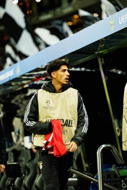 Rafael Obrador, Newcastle United FC ve SL Benfica (Maciej Rogowski / Ball Raw Images) arasında Şampiyonlar Ligi faz oyunu sırasında görüldü)