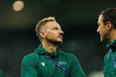 Pawel Raczkowski, Newcastle United FC ile SL Benfica (Maciej Rogowski / Ball Raw Images) arasındaki Şampiyonlar Ligi faz maçında görüldü.)