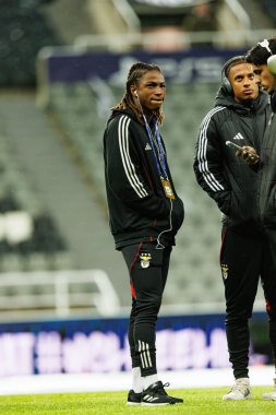 Ivan Lima, Newcastle United FC ve SL Benfica (Maciej Rogowski / Ball Raw Images) arasındaki Şampiyonlar Ligi faz maçında görüldü.)