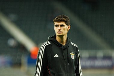 Antonio Silva, Newcastle United FC ve SL Benfica (Maciej Rogowski / Ball Raw Images) arasındaki Şampiyonlar Ligi faz maçında görüldü.)