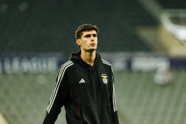 Antonio Silva, Newcastle United FC ve SL Benfica (Maciej Rogowski / Ball Raw Images) arasındaki Şampiyonlar Ligi faz maçında görüldü.)
