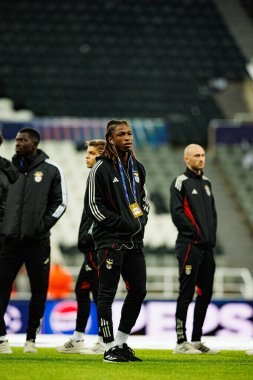 Ivan Lima, Newcastle United FC ve SL Benfica (Maciej Rogowski / Ball Raw Images) arasındaki Şampiyonlar Ligi faz maçında görüldü.)