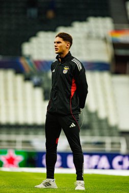 Georgiy Sudakov, Newcastle United ve SL Benfica (Maciej Rogowski / Ball Raw Images) arasında Şampiyonlar Ligi faz maçında görüldü)