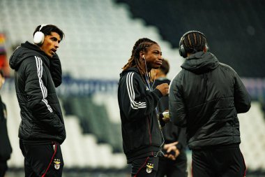 Joao Veloso ve Ivan Lima, Newcastle United FC ile SL Benfica (Maciej Rogowski / Ball Raw Images) arasındaki Şampiyonlar Ligi faz maçında görüldü.)