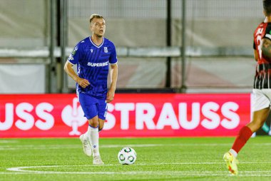 Mateusz Skrzypczak, Lincoln Red Imps ve Lech Poznan (Maciej Rogowski / Ball Raw Images) takımları arasında oynanan UEFA Konferans Ligi faz oyunu sırasında görüldü)