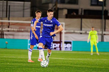 Gisli Thordarson, Lincoln Red Imps ve Lech Poznan (Maciej Rogowski / Ball Raw Images) takımları arasında oynanan UEFA Konferans Ligi faz maçında görüldü)