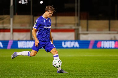 Robert Gumny UEFA Konferans Ligi faz oyunu sırasında Lincoln Red Imps ve Lech Poznan (Maciej Rogowski / Ball Raw Images) takımları arasında görüldü)