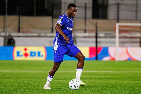 Timothy Ouma, Lincoln Red Imps ve Lech Poznan (Maciej Rogowski / Ball Raw Images) takımları arasında oynanan UEFA Konferans Ligi faz oyunu sırasında görüldü)
