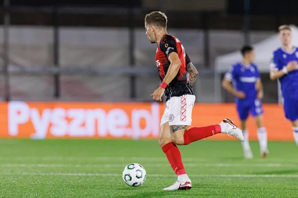 Mandi, Lincoln Red Imps ve Lech Poznan (Maciej Rogowski / Ball Raw Images) takımları arasında oynanan UEFA Konferans Ligi faz oyunu sırasında görüldü)