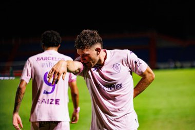  Santi Garcia, Liga Portekiz maçında FC Alverca ve Gil Vicente FC (Maciej Rogowski / Ball Raw Images) takımları arasında gol attıktan sonra kutlama yaparken görüldü.)