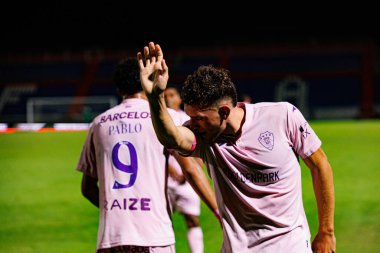  Santi Garcia, Liga Portekiz maçında FC Alverca ve Gil Vicente FC (Maciej Rogowski / Ball Raw Images) takımları arasında gol attıktan sonra kutlama yaparken görüldü.)