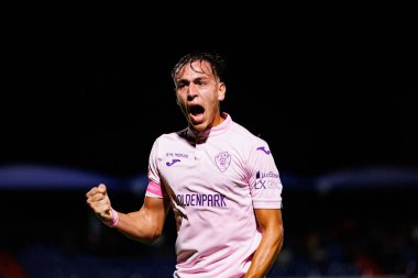 Facundo Caseres, FC Alverca ve Gil Vicente FC (Maciej Rogowski / Ball Raw Images) takımları arasında oynanan Liga Portekiz maçında gol attıktan sonra kutlama yaparken görülüyor.)