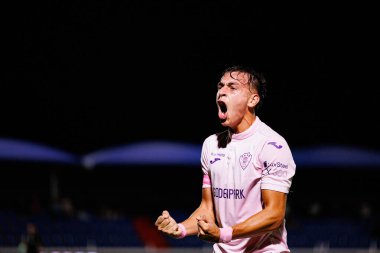 Facundo Caseres, FC Alverca ve Gil Vicente FC (Maciej Rogowski / Ball Raw Images) takımları arasında oynanan Liga Portekiz maçında gol attıktan sonra kutlama yaparken görülüyor.)