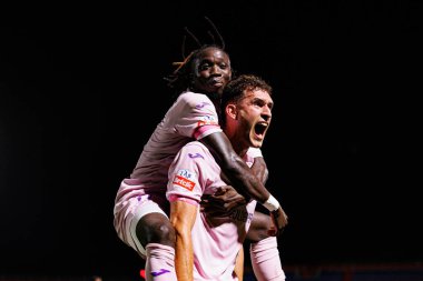 Joelson Fernandes ve Santi Garcia, FC Alverca ve Gil Vicente FC (Maciej Rogowski / Ball Raw Images) takımları arasındaki Liga Portekiz maçında gol attıktan sonra kutlama yaparken görüldü.)